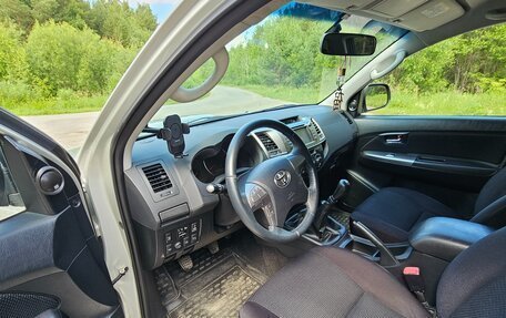 Toyota Hilux VII, 2014 год, 2 700 000 рублей, 13 фотография