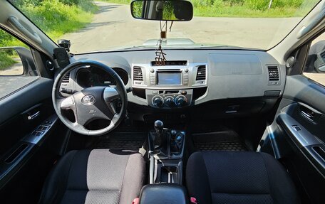 Toyota Hilux VII, 2014 год, 2 700 000 рублей, 24 фотография
