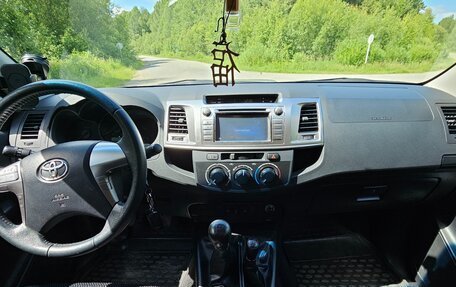 Toyota Hilux VII, 2014 год, 2 700 000 рублей, 25 фотография