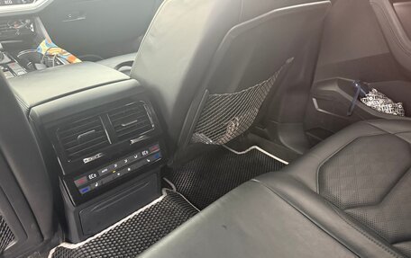 Volkswagen Touareg III, 2018 год, 4 800 000 рублей, 2 фотография