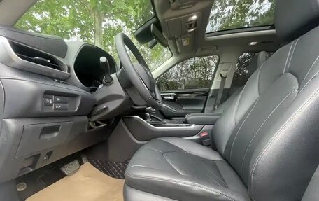 Toyota Highlander, 2022 год, 3 930 000 рублей, 7 фотография