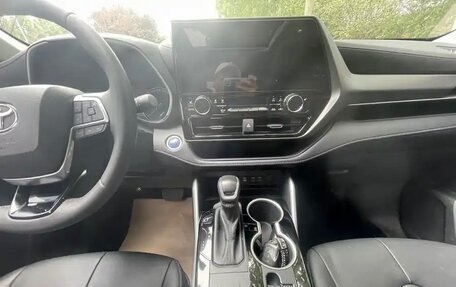 Toyota Highlander, 2022 год, 3 930 000 рублей, 15 фотография