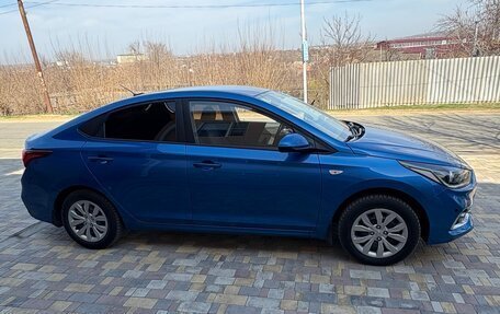 Hyundai Solaris II рестайлинг, 2018 год, 1 335 000 рублей, 3 фотография