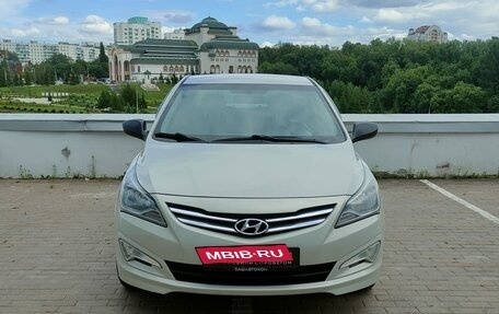 Hyundai Solaris II рестайлинг, 2014 год, 820 000 рублей, 2 фотография