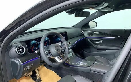 Mercedes-Benz E-Класс, 2024 год, 8 990 000 рублей, 6 фотография