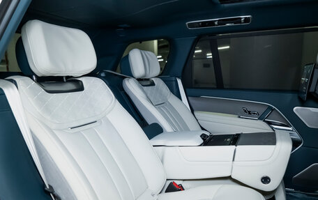 Land Rover Range Rover IV рестайлинг, 2025 год, 32 500 000 рублей, 31 фотография