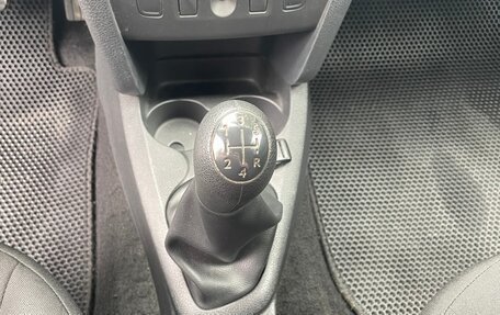 Renault Logan II, 2019 год, 600 000 рублей, 15 фотография