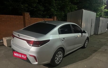 KIA Rio IV, 2018 год, 1 050 000 рублей, 4 фотография