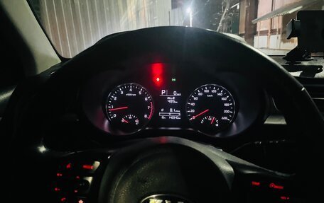 KIA Rio IV, 2018 год, 1 050 000 рублей, 10 фотография