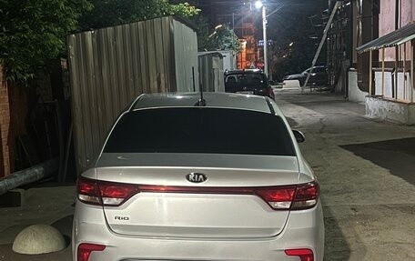 KIA Rio IV, 2018 год, 1 050 000 рублей, 6 фотография