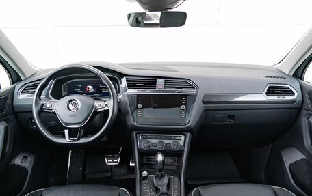 Volkswagen Tiguan II, 2020 год, 2 990 000 рублей, 10 фотография