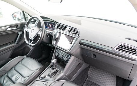 Volkswagen Tiguan II, 2020 год, 2 990 000 рублей, 11 фотография
