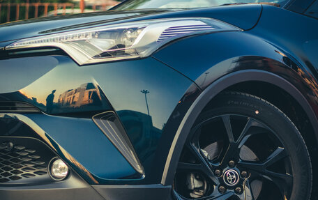 Toyota C-HR I рестайлинг, 2019 год, 2 600 000 рублей, 5 фотография