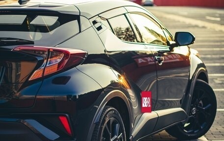 Toyota C-HR I рестайлинг, 2019 год, 2 600 000 рублей, 4 фотография