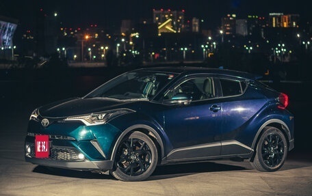 Toyota C-HR I рестайлинг, 2019 год, 2 600 000 рублей, 16 фотография