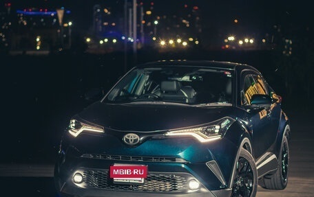 Toyota C-HR I рестайлинг, 2019 год, 2 600 000 рублей, 17 фотография