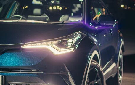 Toyota C-HR I рестайлинг, 2019 год, 2 600 000 рублей, 21 фотография