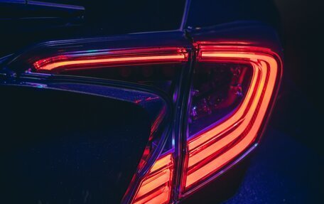 Toyota C-HR I рестайлинг, 2019 год, 2 600 000 рублей, 23 фотография