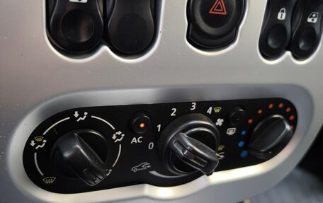 Renault Logan I, 2013 год, 625 000 рублей, 8 фотография