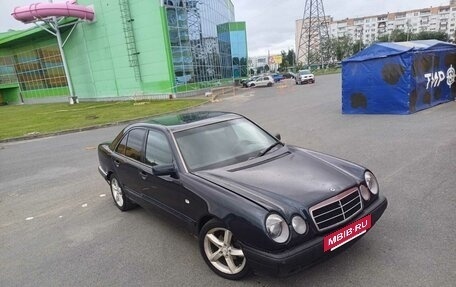 Mercedes-Benz E-Класс, 1998 год, 200 000 рублей, 2 фотография
