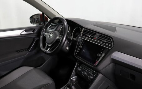 Volkswagen Tiguan II, 2017 год, 1 929 000 рублей, 10 фотография