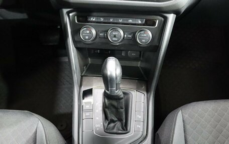 Volkswagen Tiguan II, 2017 год, 1 929 000 рублей, 18 фотография