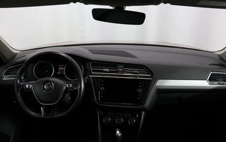 Volkswagen Tiguan II, 2017 год, 1 929 000 рублей, 13 фотография