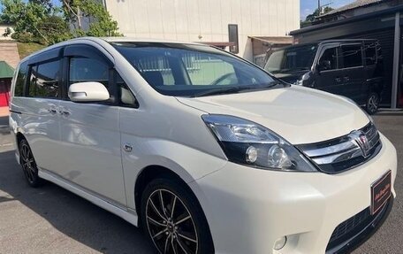 Toyota ISis I, 2013 год, 1 100 000 рублей, 1 фотография