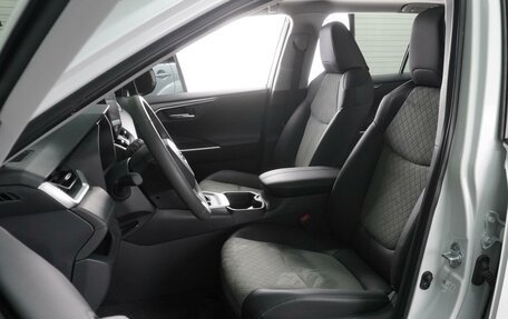 Toyota RAV4, 2024 год, 3 840 000 рублей, 10 фотография
