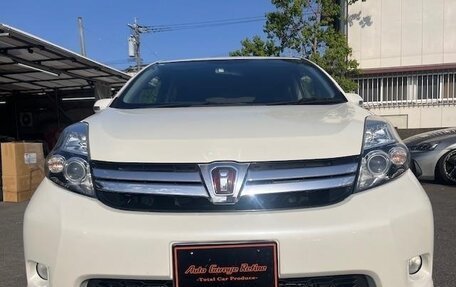 Toyota ISis I, 2013 год, 1 100 000 рублей, 2 фотография