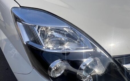 Toyota ISis I, 2013 год, 1 100 000 рублей, 9 фотография