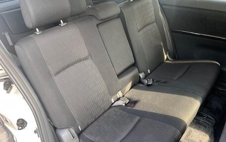 Toyota ISis I, 2013 год, 1 100 000 рублей, 25 фотография