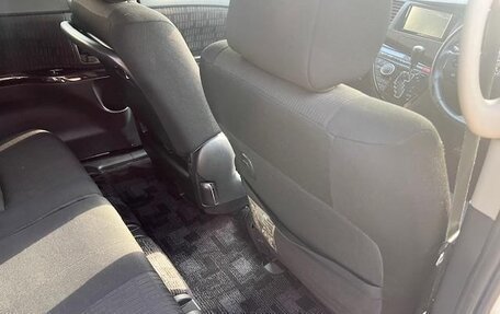 Toyota ISis I, 2013 год, 1 100 000 рублей, 26 фотография