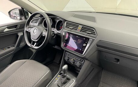Volkswagen Tiguan II, 2018 год, 2 290 000 рублей, 11 фотография