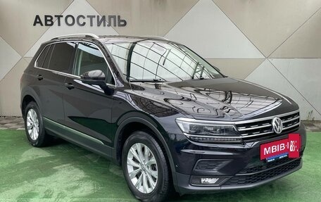 Volkswagen Tiguan II, 2018 год, 2 290 000 рублей, 2 фотография