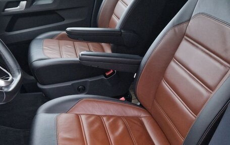 Volkswagen Multivan T6 рестайлинг, 2020 год, 5 900 000 рублей, 9 фотография