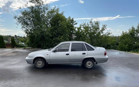 Daewoo Nexia I рестайлинг, 2004 год, 300 000 рублей, 2 фотография