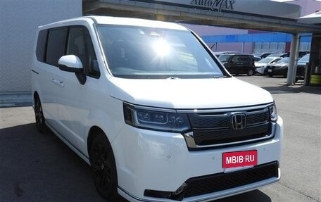 Honda Stepwgn, 2022 год, 2 410 000 рублей, 1 фотография