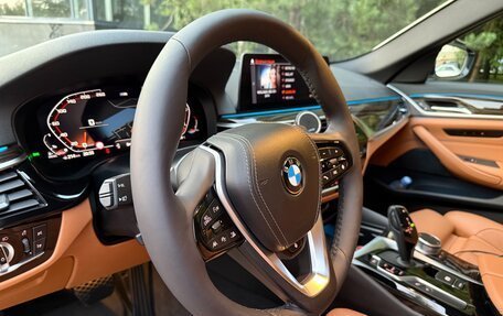 BMW 5 серия, 2020 год, 5 300 000 рублей, 21 фотография