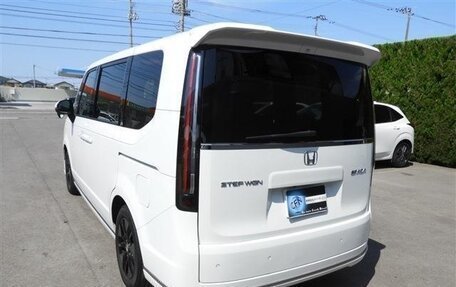 Honda Stepwgn, 2022 год, 2 410 000 рублей, 6 фотография
