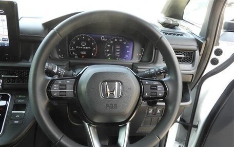 Honda Stepwgn, 2022 год, 2 410 000 рублей, 10 фотография