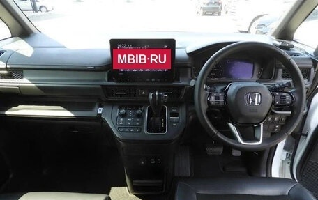 Honda Stepwgn, 2022 год, 2 410 000 рублей, 11 фотография