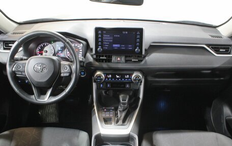 Toyota RAV4, 2019 год, 2 700 000 рублей, 15 фотография