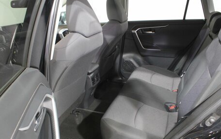 Toyota RAV4, 2019 год, 2 700 000 рублей, 18 фотография