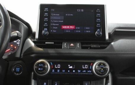 Toyota RAV4, 2019 год, 2 700 000 рублей, 16 фотография