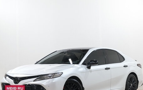 Toyota Camry, 2018 год, 2 899 000 рублей, 3 фотография