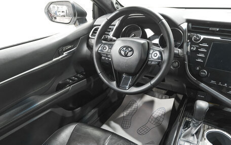 Toyota Camry, 2018 год, 2 899 000 рублей, 9 фотография