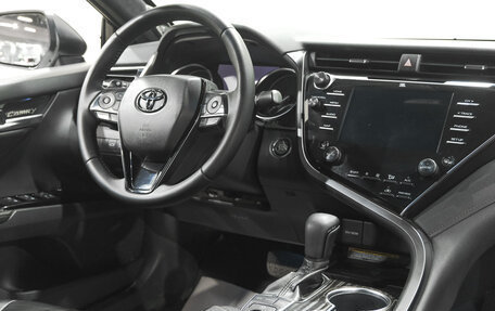 Toyota Camry, 2018 год, 2 899 000 рублей, 13 фотография