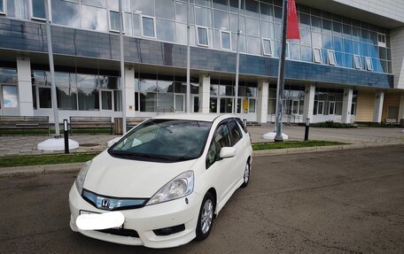 Honda Fit Shuttle I рестайлинг, 2011 год, 1 075 000 рублей, 3 фотография