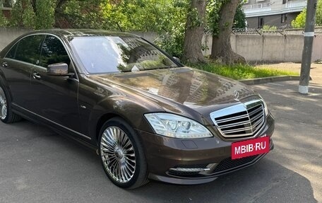 Mercedes-Benz S-Класс, 2012 год, 1 990 000 рублей, 3 фотография
